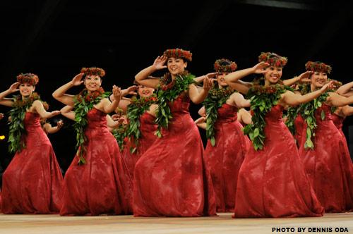 hula dancers at Merrie Monarch Festival